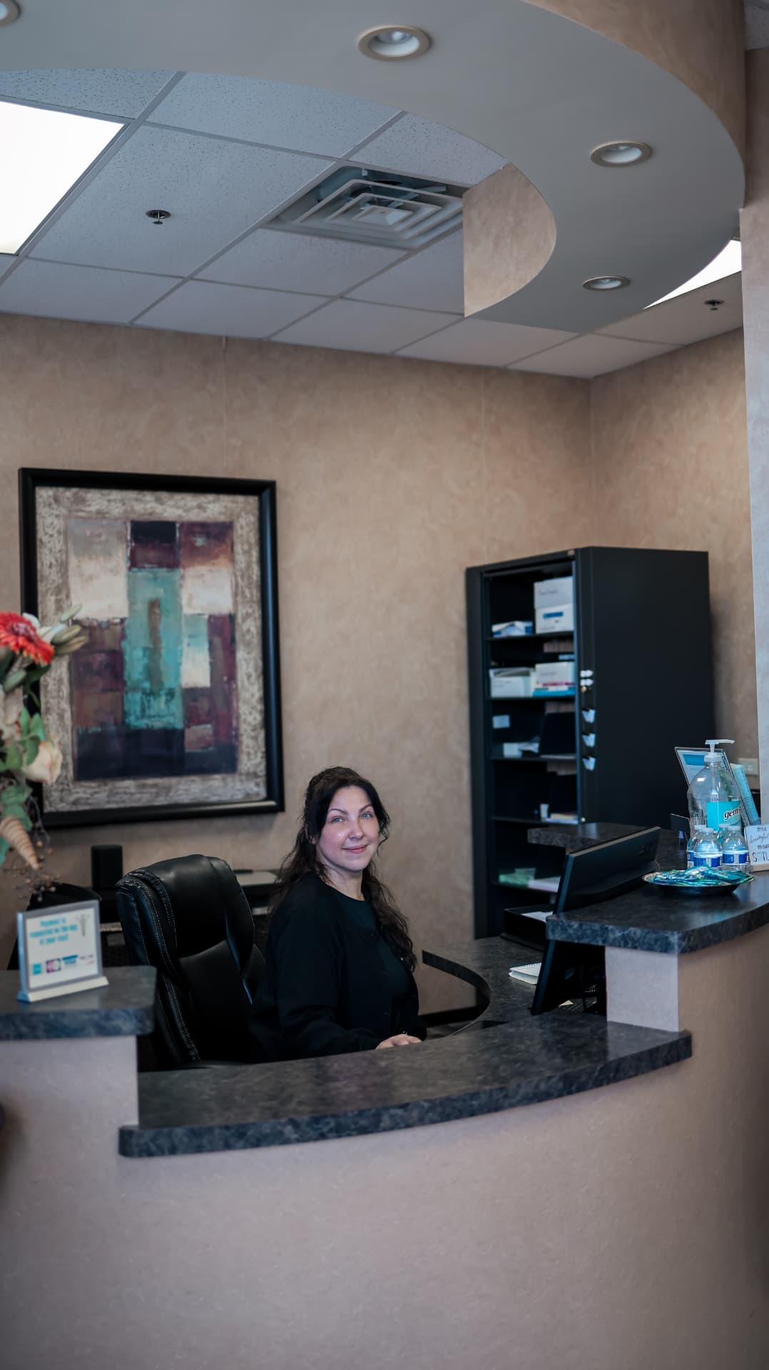 Front desk and reception area at Prestwicke Dental in Algonquin, Illinois